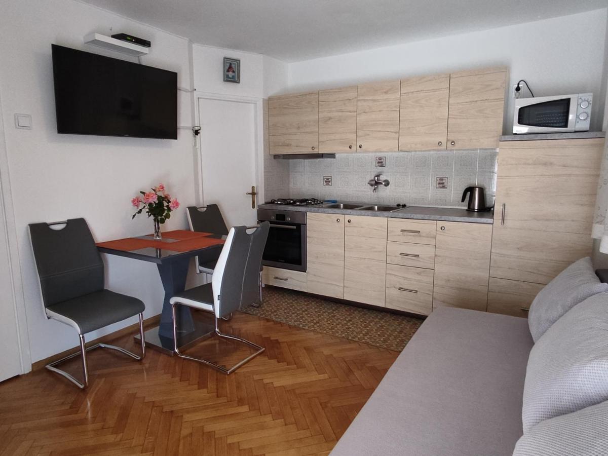Apartment Marija ウマグ エクステリア 写真